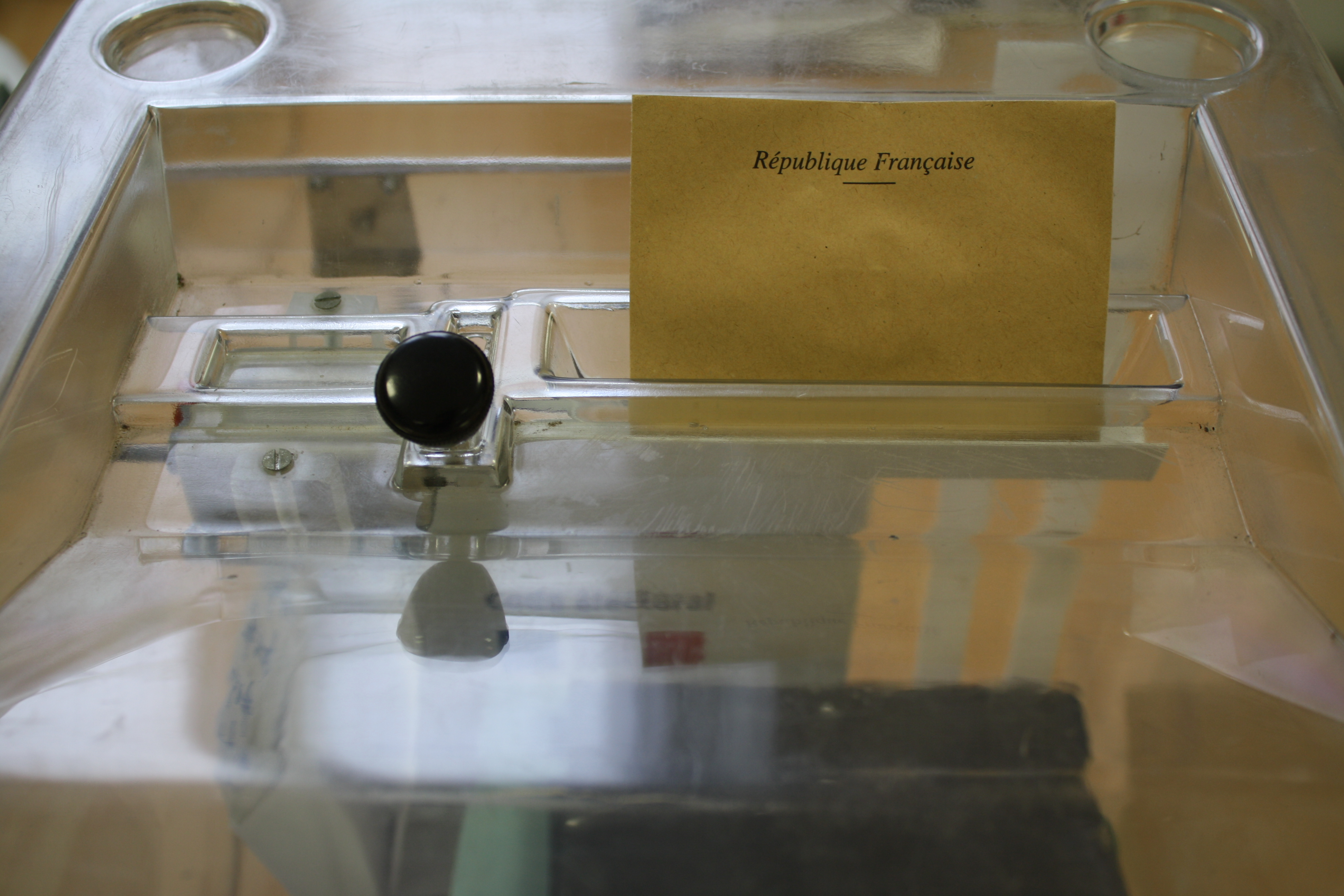 bureau de vote ecole brassens feyzin